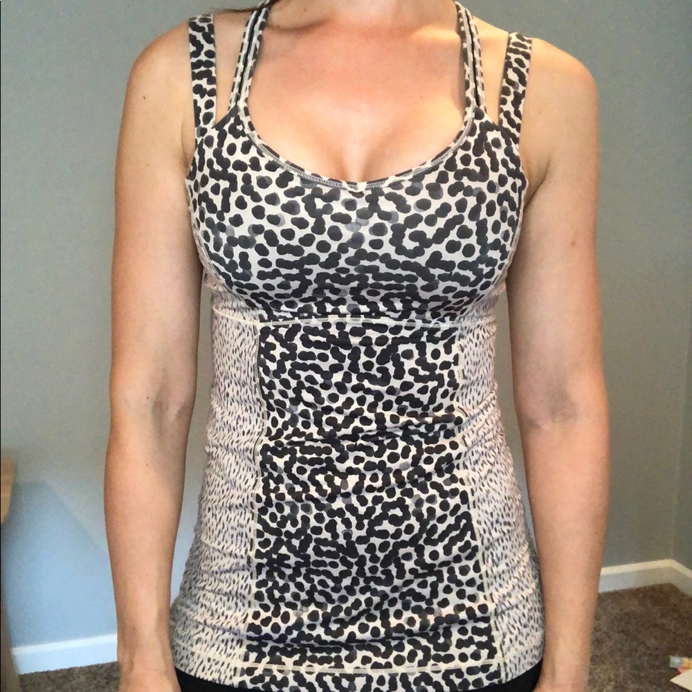 Lululemon top size 6